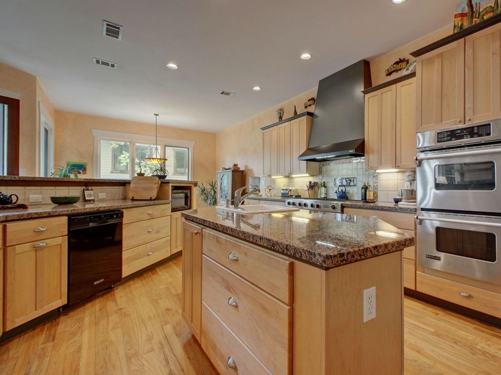 Austin home for sale 607 East 49th Hyde Park kitchen 2