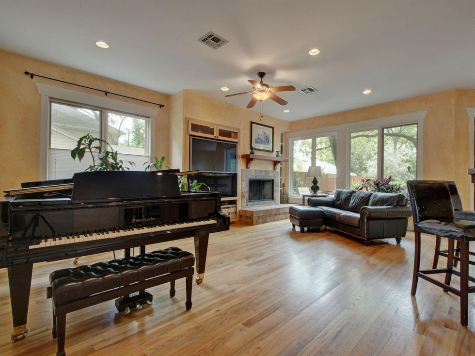 Austin home for sale 607 East 49th Hyde Park kitchen