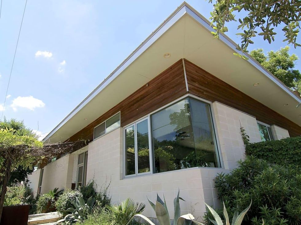 Austin home house 1011 E. 15th St. 78702 2015 exterior 1