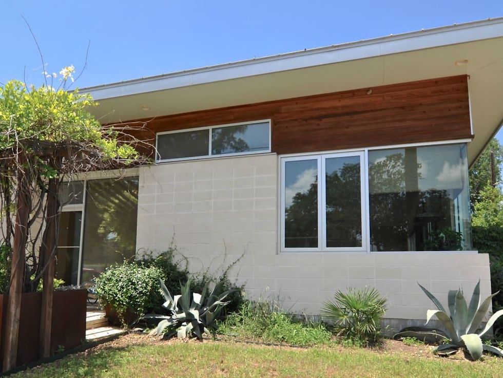 Austin home house 1011 E. 15th St. 78702 2015 exterior 2