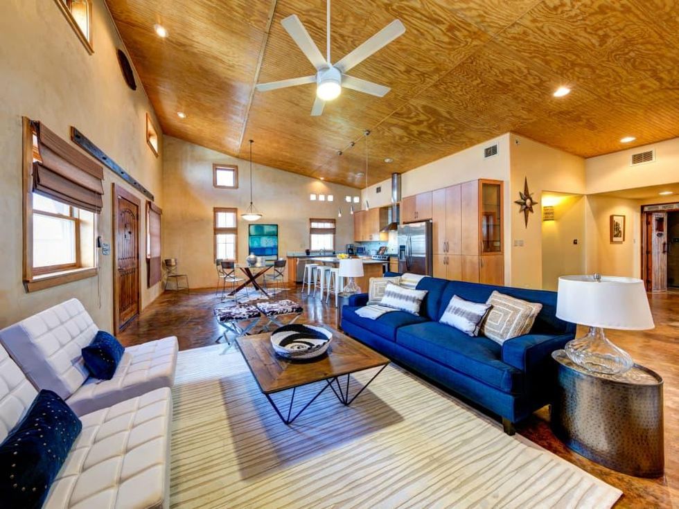 Austin home house 2105 E 9th St 78702 January 2016 living kitchen