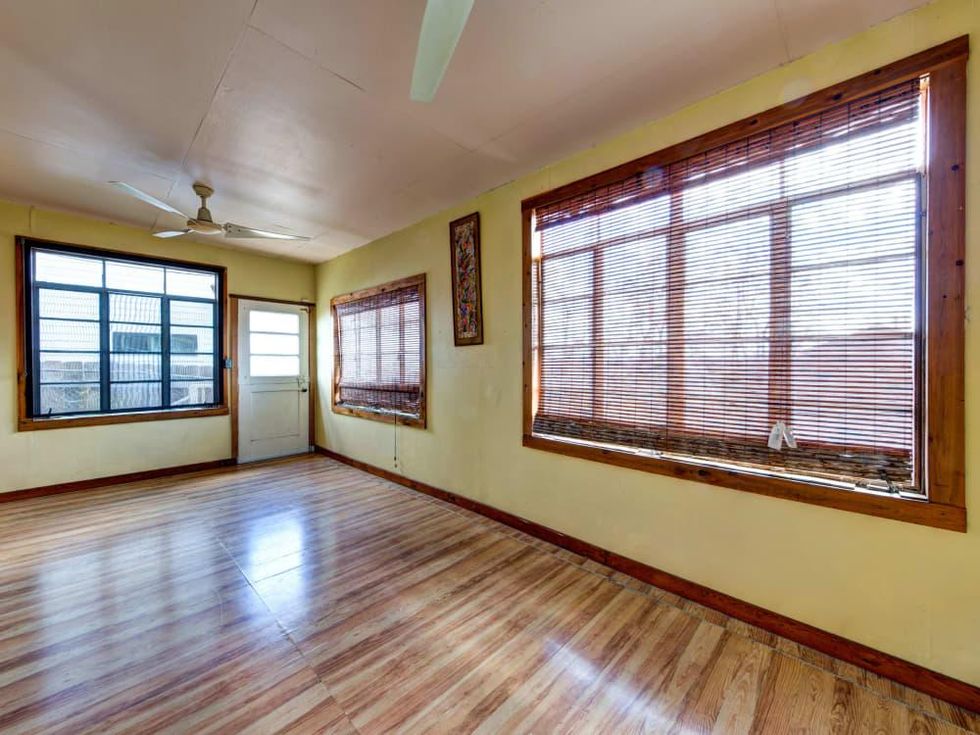 Austin home house 2105 E 9th St 78702 January 2016 room