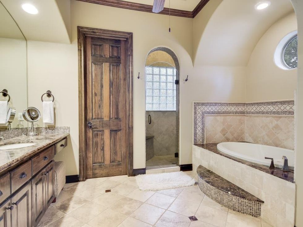 Austin house_1610 Lakeway Blvd.