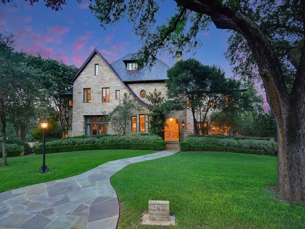 Austin house_2307 Windsor