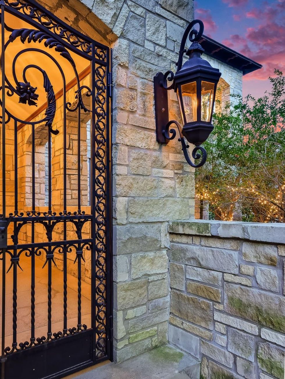 Austin house_2307 Windsor