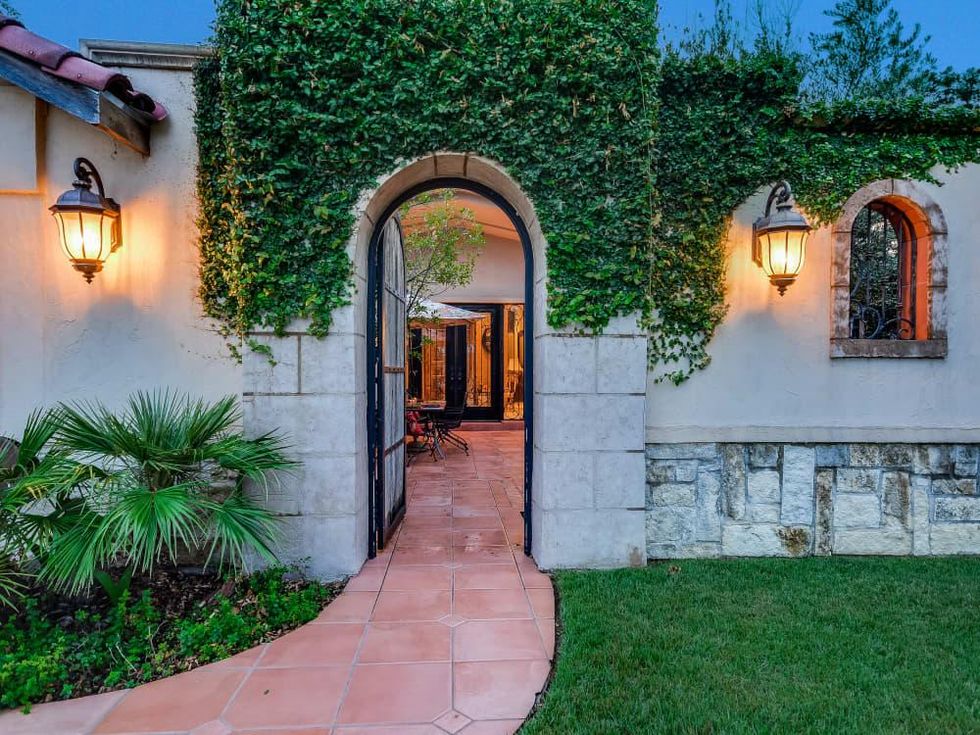 Austin house_2901 Old Stage Coach