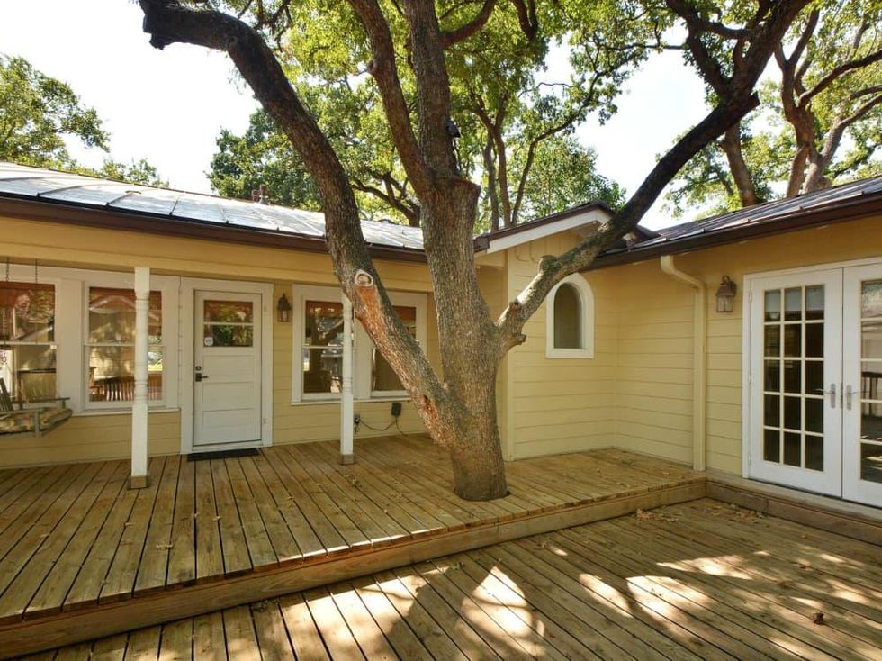 austin house home 2104 Elton Lane Tarrytown 78703 exterior back patio