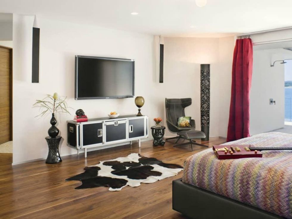 Austin house home Acqua Villa Winn Wittman Lake Travis 14515 Ridgetop Terrace 78732 bedroom