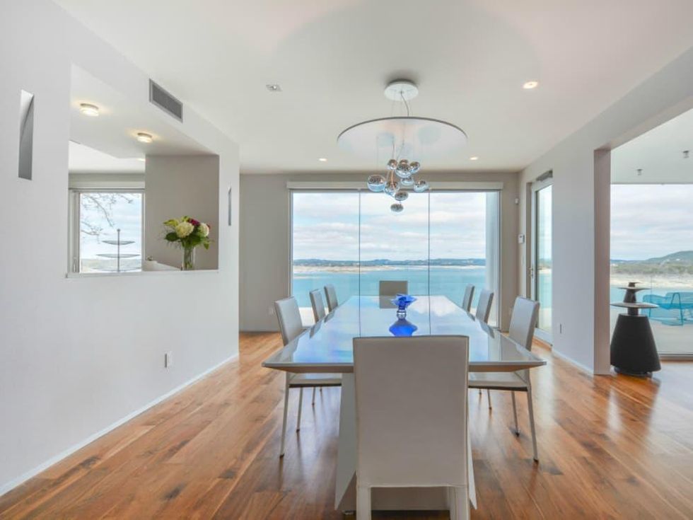 Austin house home Acqua Villa Winn Wittman Lake Travis 14515 Ridgetop Terrace 78732 dining