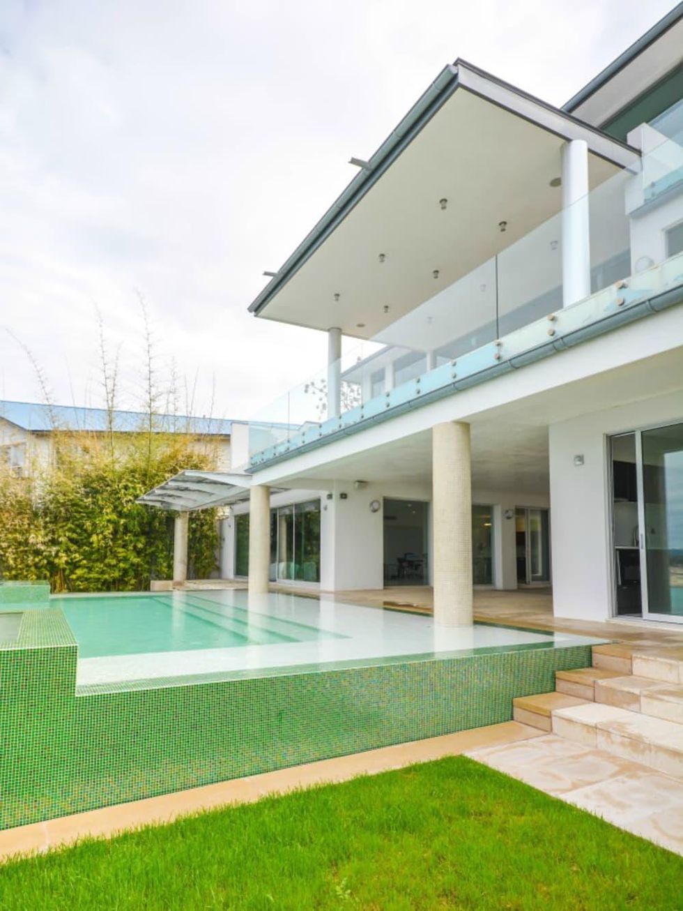 Austin house home Acqua Villa Winn Wittman Lake Travis 14515 Ridgetop Terrace 78732 exterior back patio