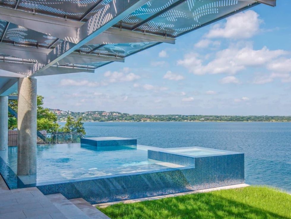 Hilarious Comedian Owns This Waterfront Home in Austin, TX
