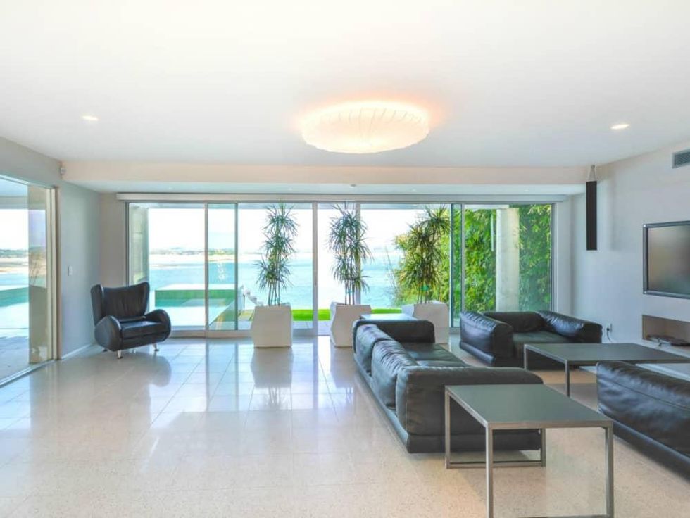 Austin house home Acqua Villa Winn Wittman Lake Travis 14515 Ridgetop Terrace 78732 guest living room