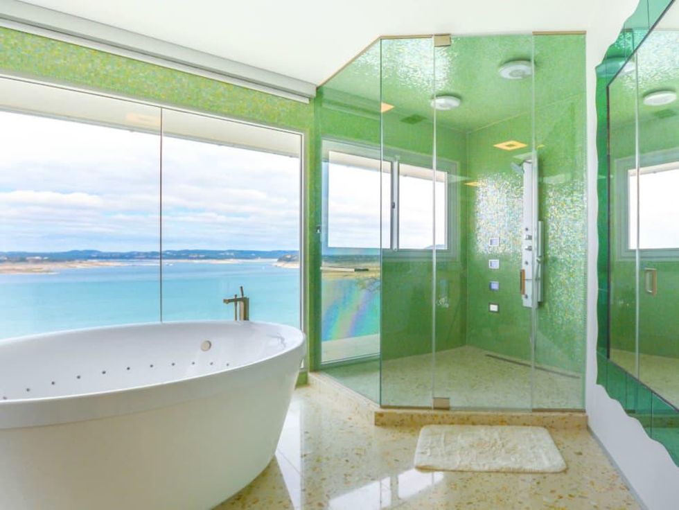 Austin house home Acqua Villa Winn Wittman Lake Travis 14515 Ridgetop Terrace 78732 master bathroom