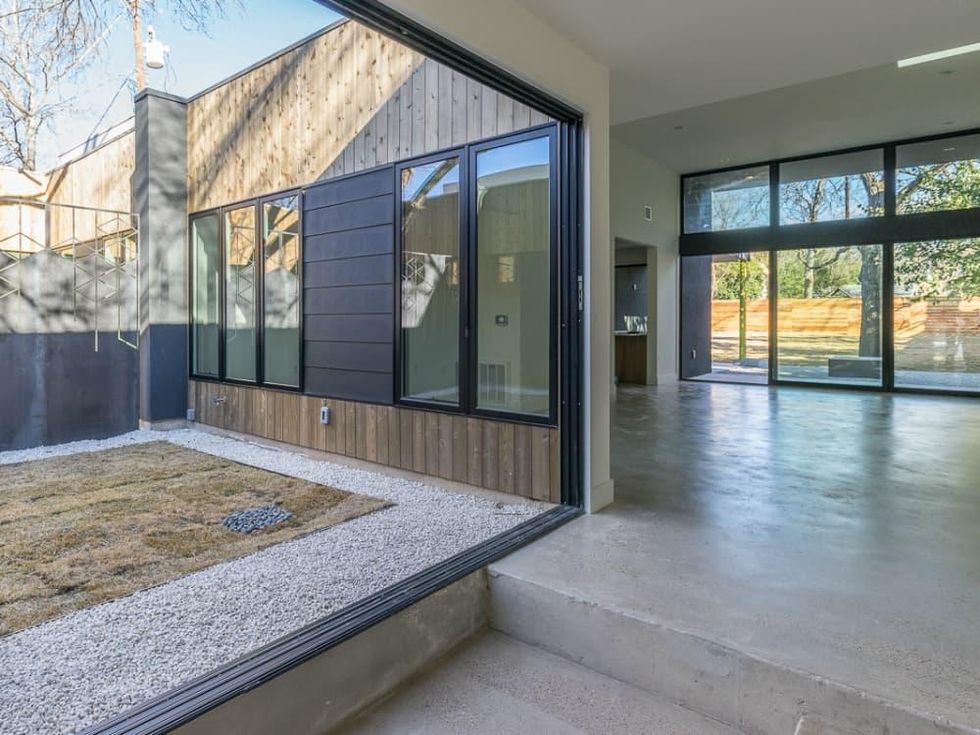 Austin house home dulplex 3305 Garden Villa Lane 78704 March 2016 living yard unfurnished