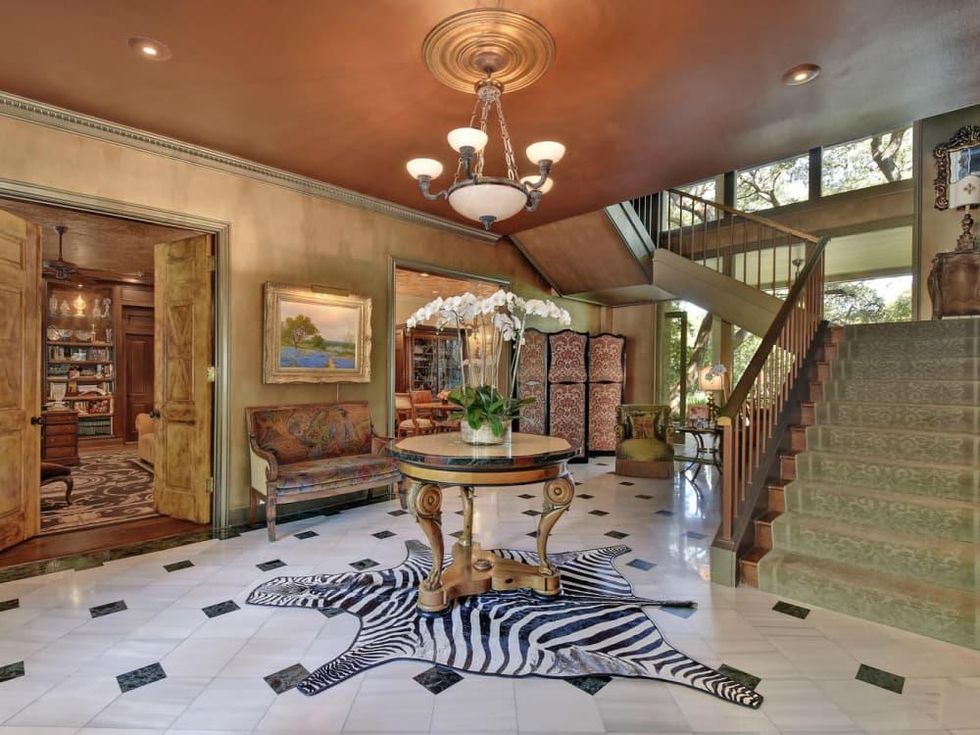 Austin house home Tarrytown 2610 Kenmore Court Ben Crenshaw February 2016 foyer