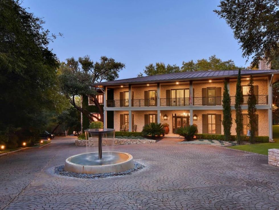 Austin house home Tarrytown 2610 Kenmore Court Ben Crenshaw February 2016 front twilight