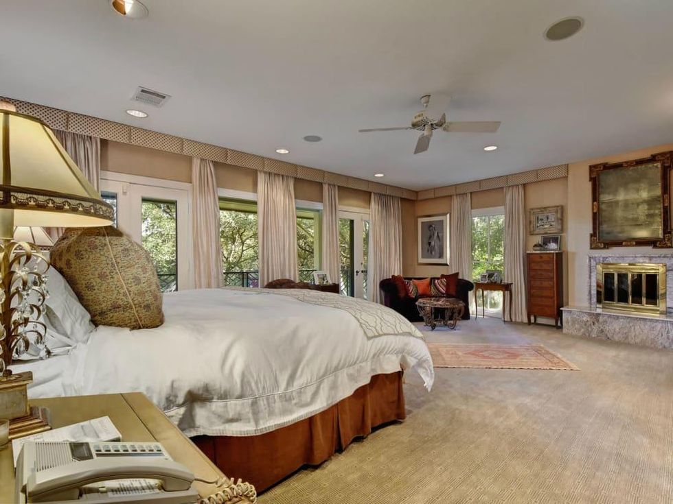 Austin house home Tarrytown 2610 Kenmore Court Ben Crenshaw February 2016 master bedroom