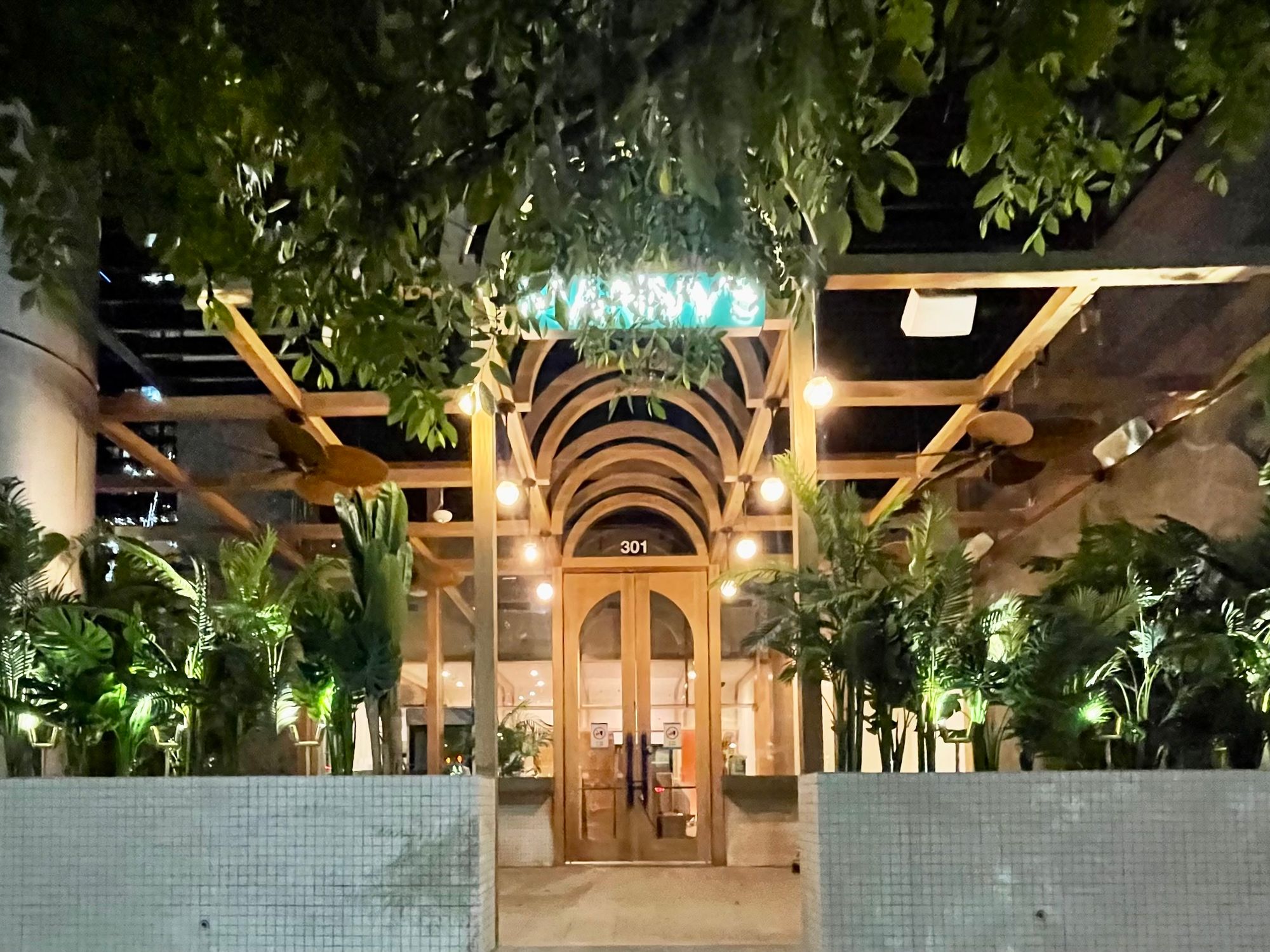 Austin Manny's sandwich shop exterior