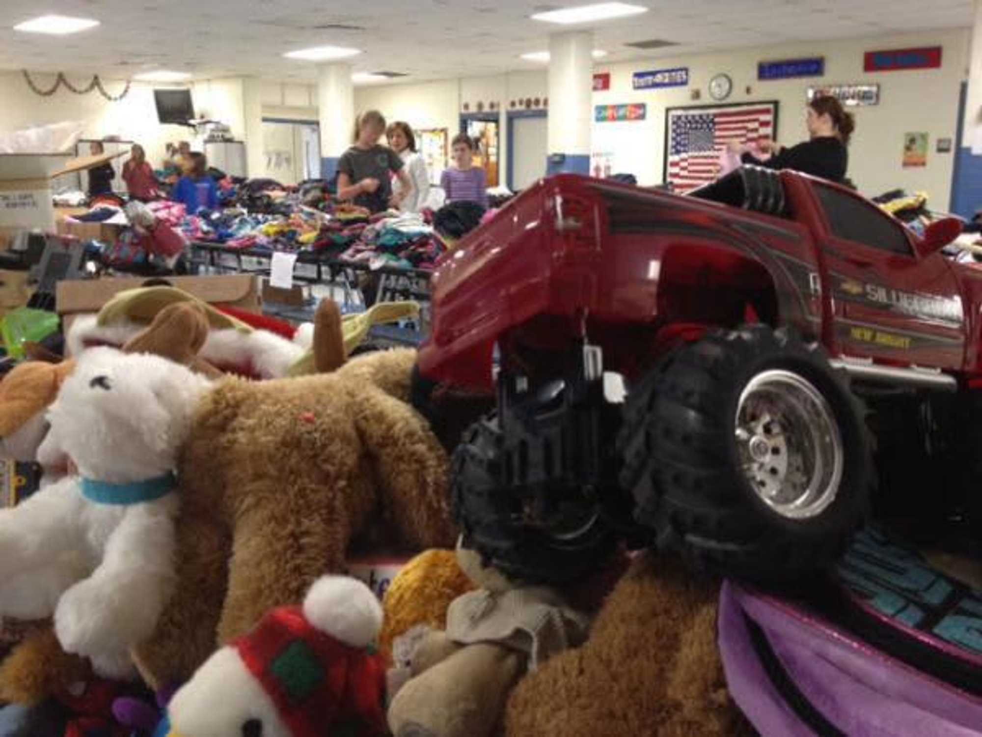 austin photo: news_kvue_jollyville fire donations_dec 2012