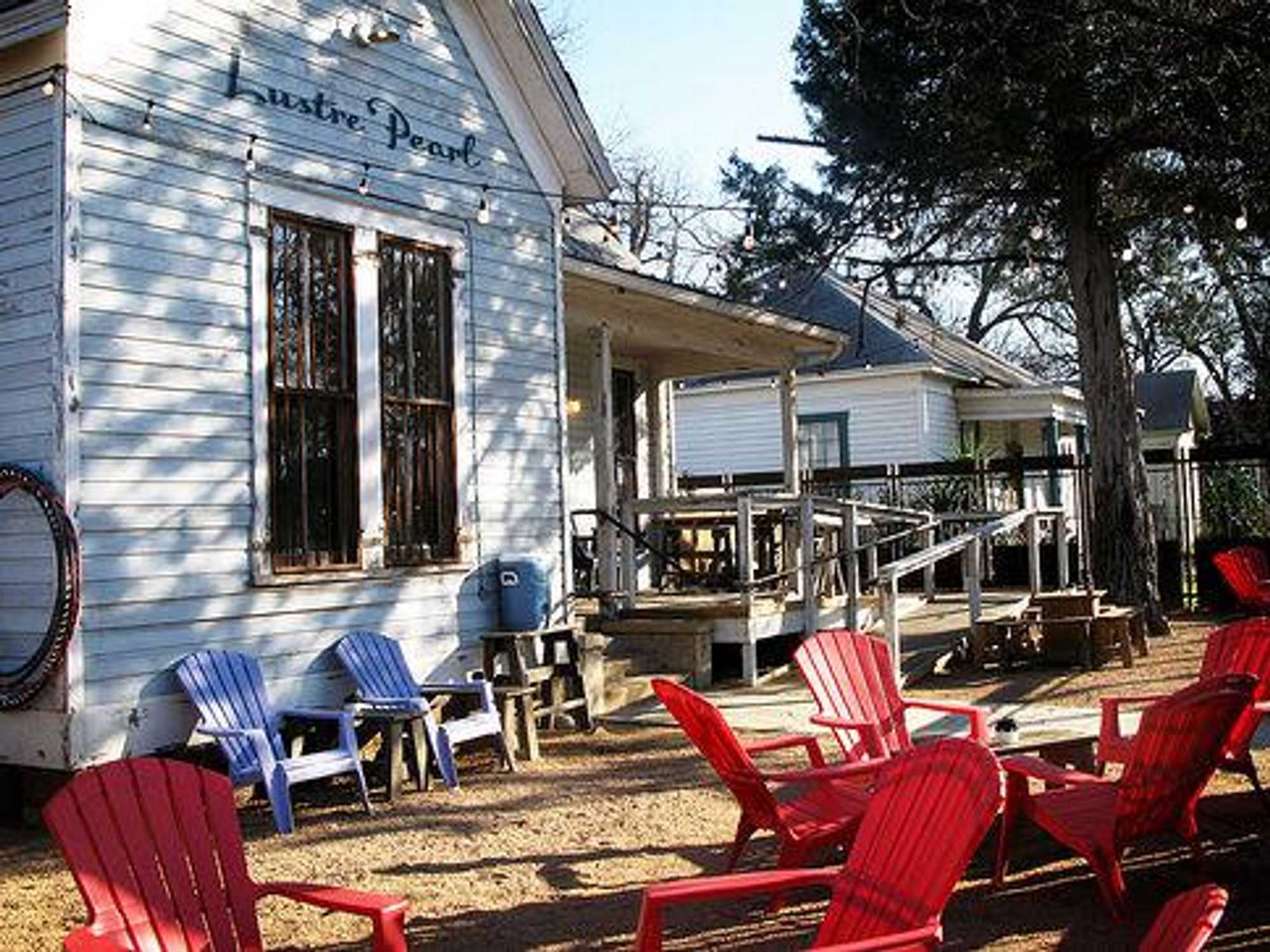 austin photo: places_bar_lustre_pearl_day