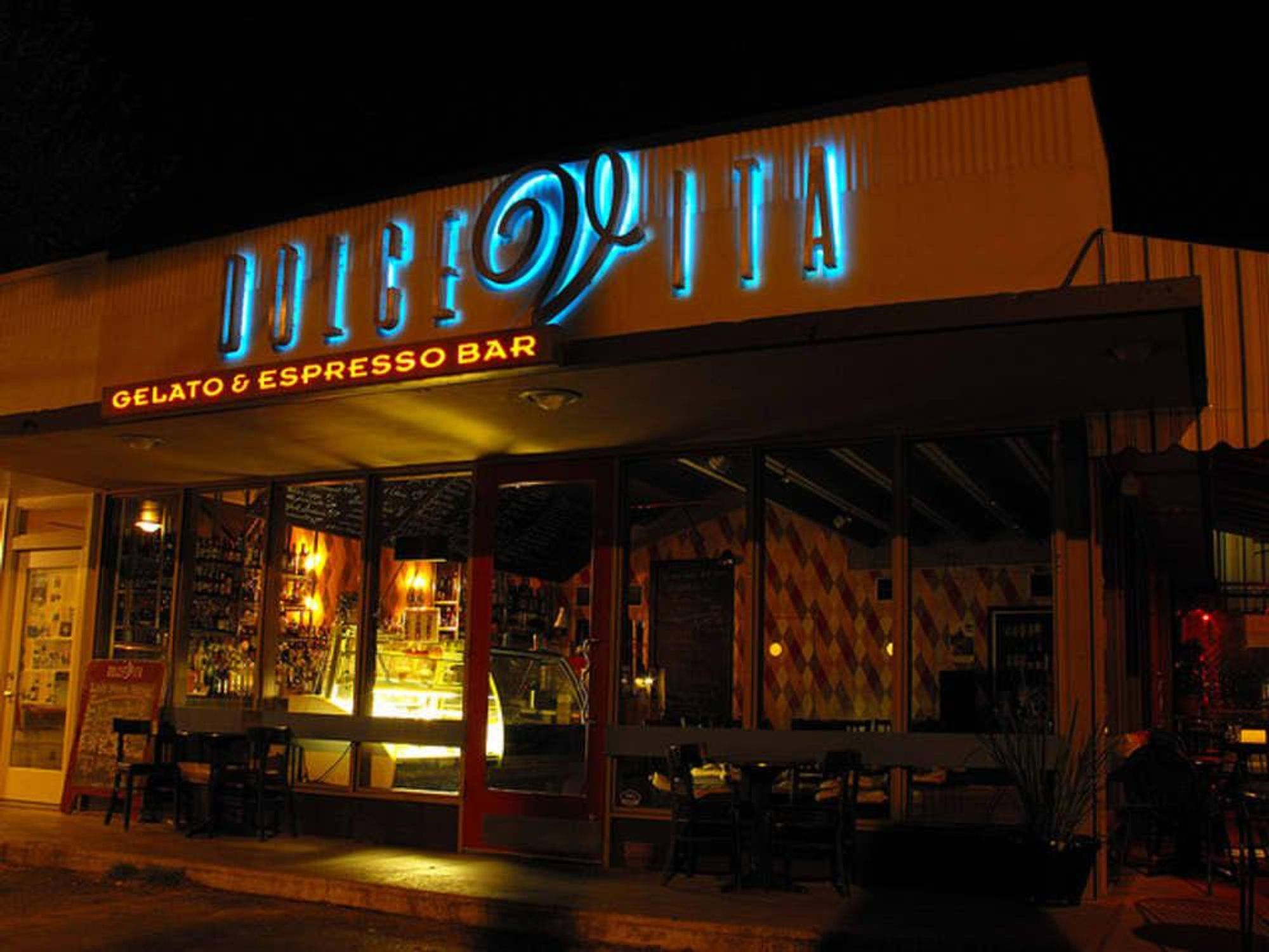 Austin Photo: Places_Drinks_Dolce Vita_exterior