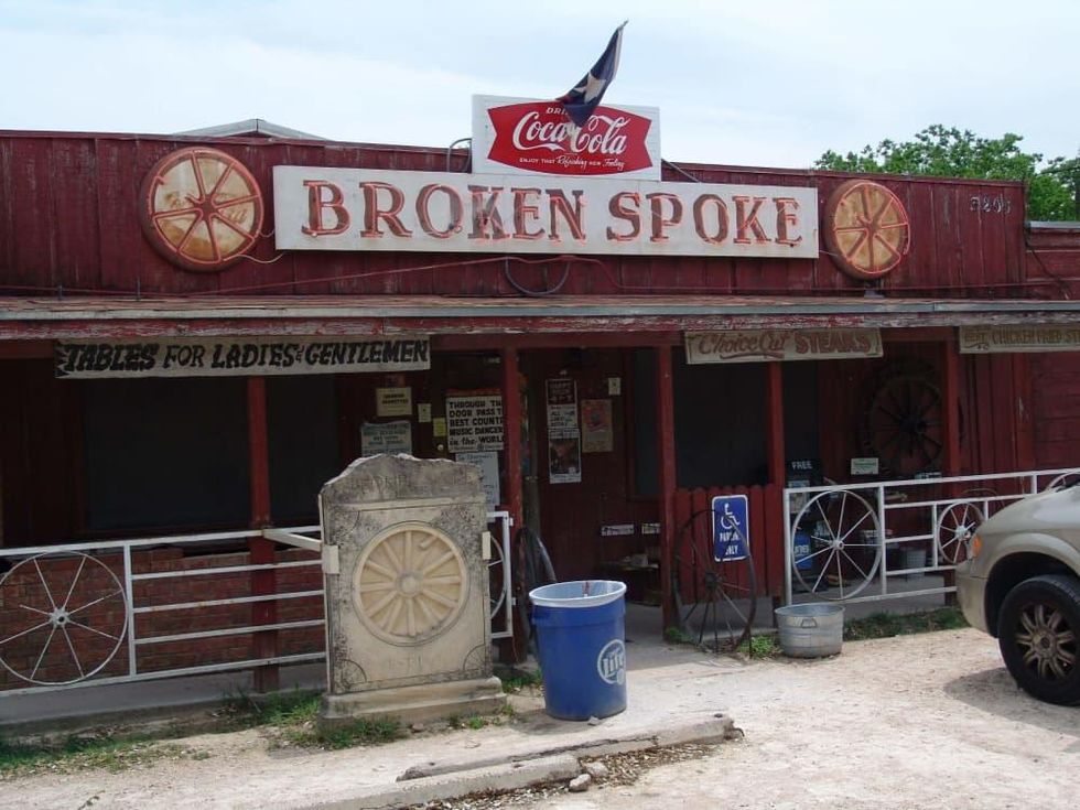 Austin Photo: Places_Food_Broken_Spoke