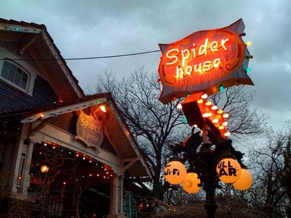 Austin Photo: Places_food_spider house exterior