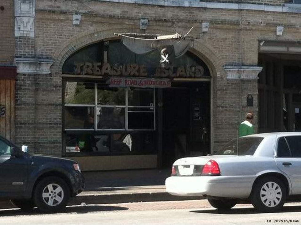 Austin Photo Set: News_Caitlin_Bar raids Yassine Enterprises_march 2012_treasure island