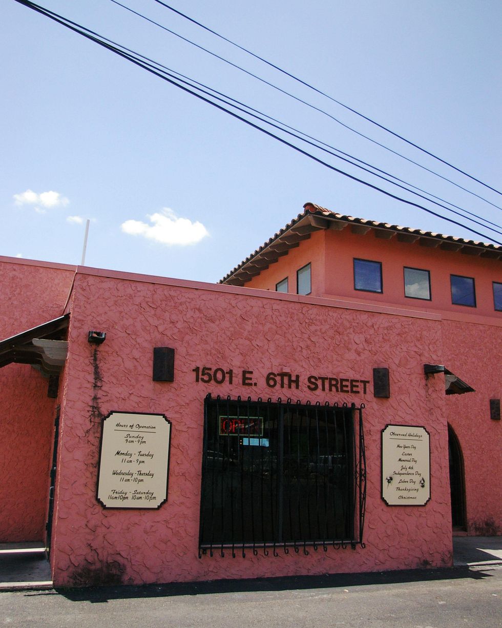 Austin Photo Set: News_Leah Moss_Nuevo Leon_July 2011_exterior