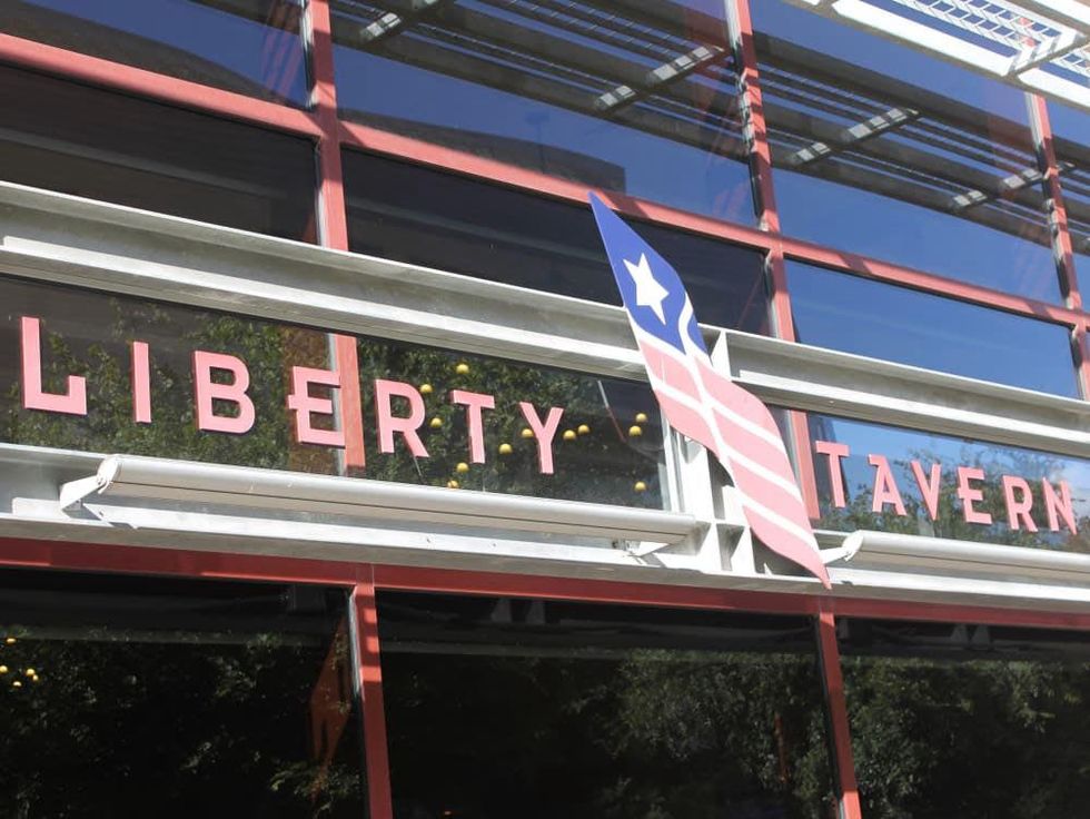 Austin Photo Set: News_Matt_Liberty Tavern_sep 2012_1