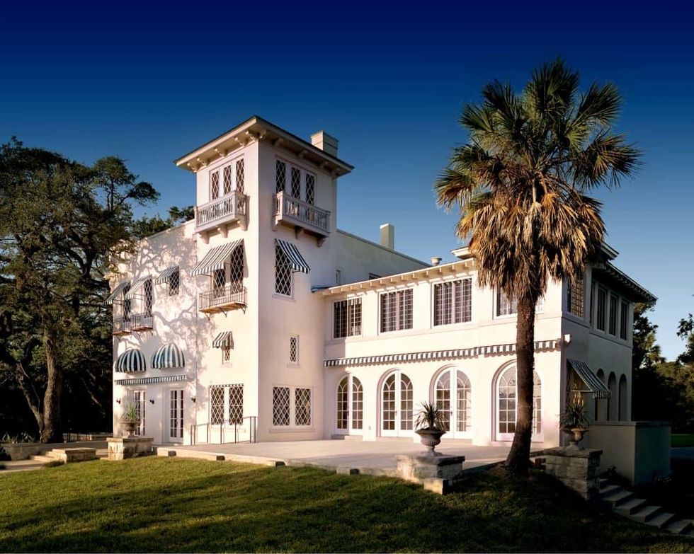 Austin Photo Set: News_shelley seale_laguna gloria_march 2012_amoa