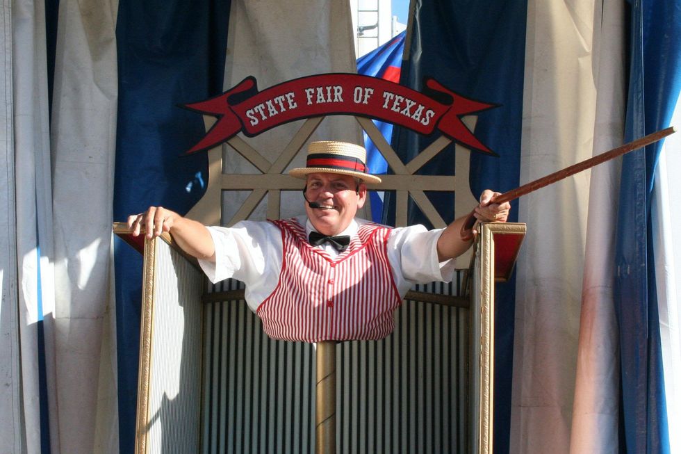 Austin Photo Set: News_Tessa Mioli_fair food_October 2011_fair baker