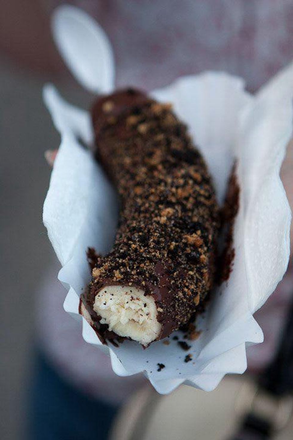 Austin Photo Set: News_Tiffany Harelik_Trailer food_Bananarchy_September 2011_frozen banana