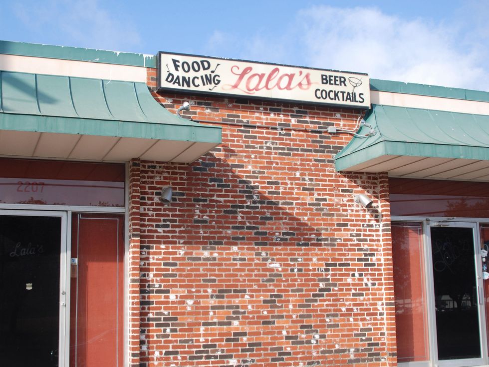 Austin Photo Set: Places_Drink_Lala's_exterior1
