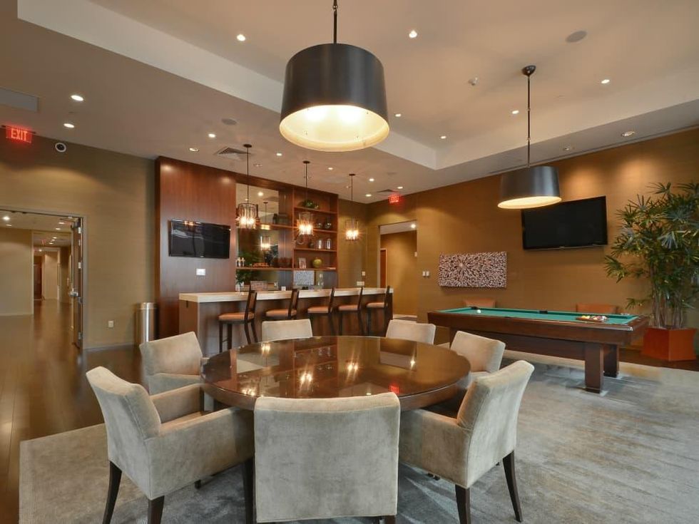 Austonian 33FF billiards room