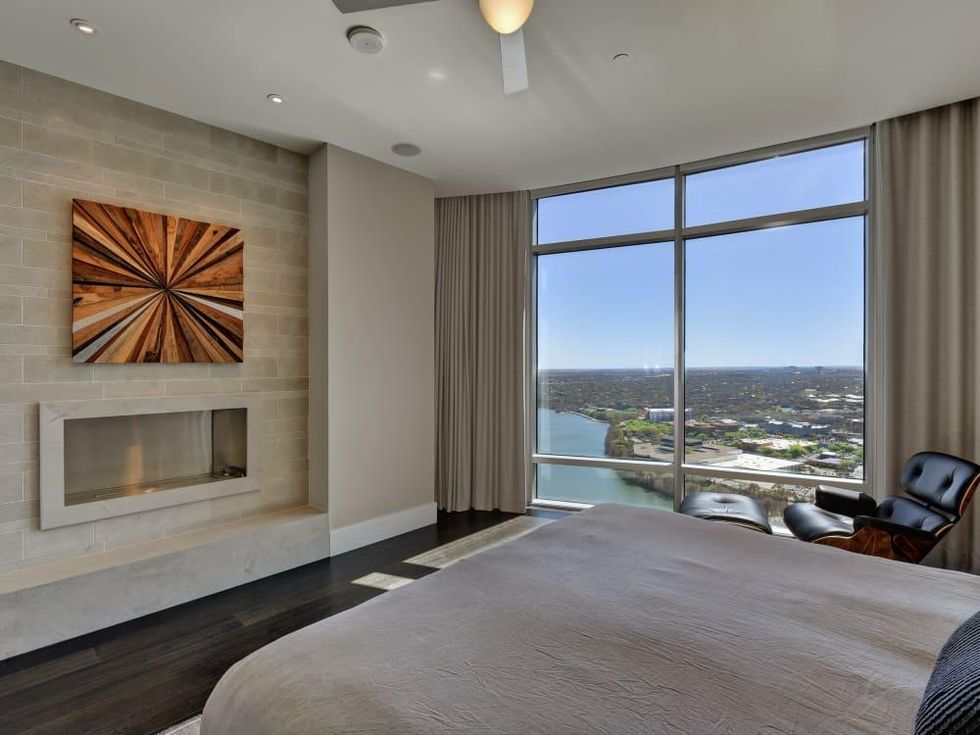 Austonian 33FF master bedroom