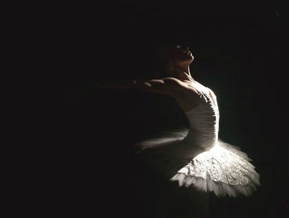 Ballet Austin_Swan Lake_ballerina_2015
