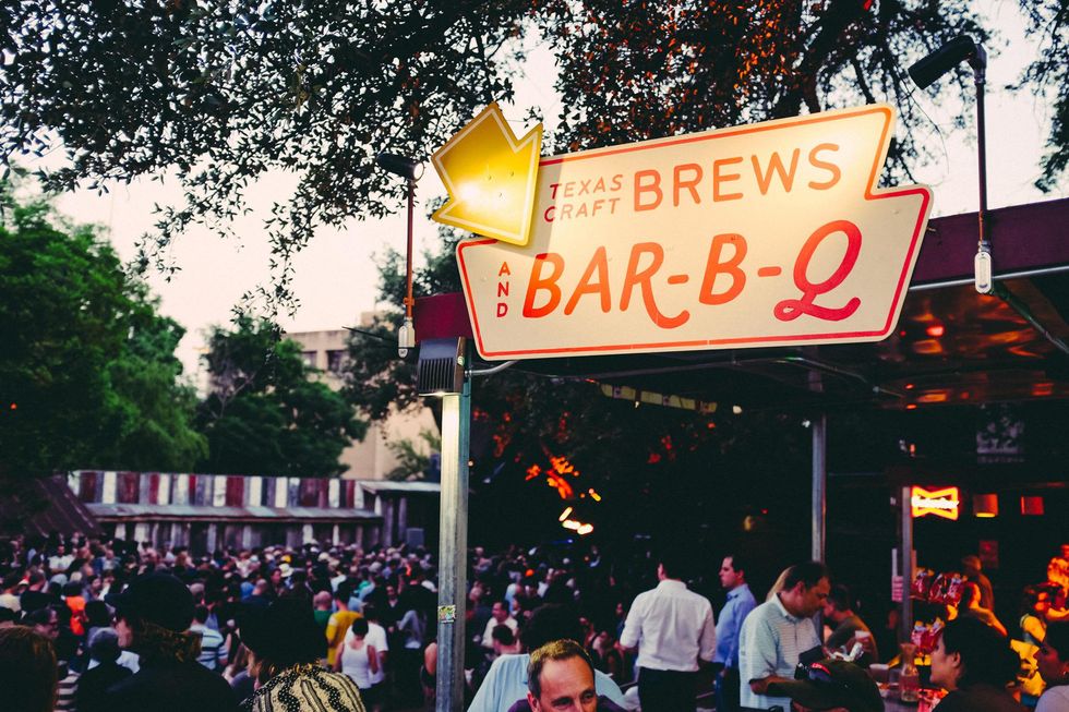 Bar b q sign