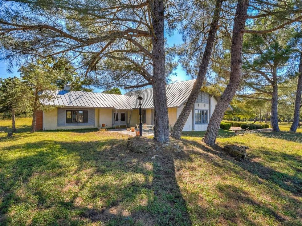 Bell Mountain Winery for sale Willow City