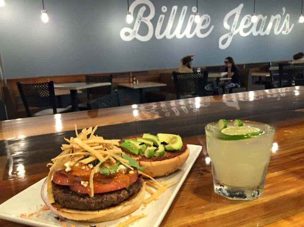 Billie Jean's Burger Pub Austin restaurant Azteca hamburger margarita
