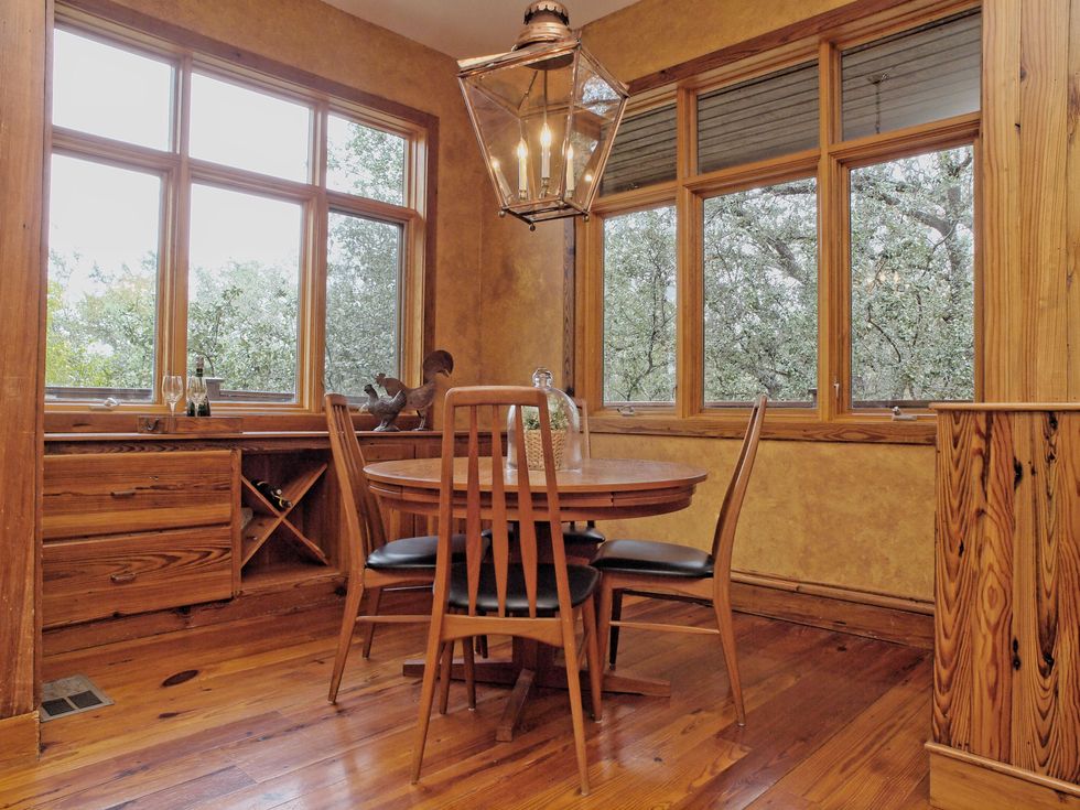 breakfast area 610 inwood drive