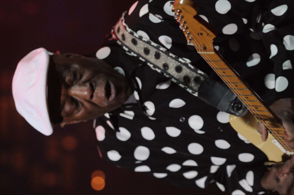 Buddy Guy performs with Double Trouble in tribute to Stevie Ray Vaughan.