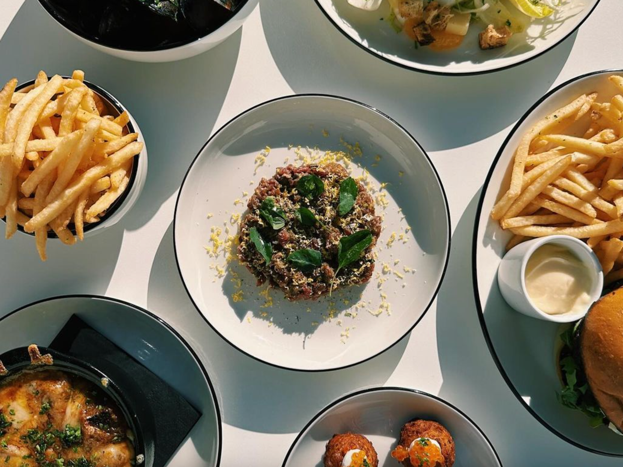 Bureau de Poste dishes