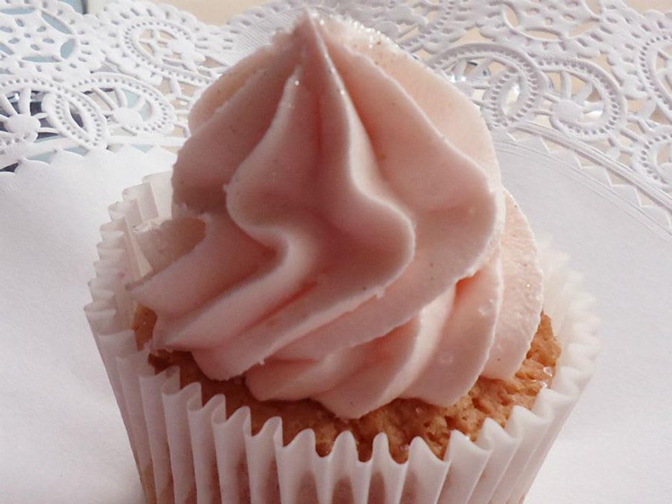 Champagne Cupcake_Sugar Mama's Bakeshop_New Year's Eve