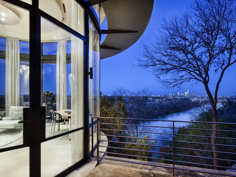 Cliff room 2800 Stratford