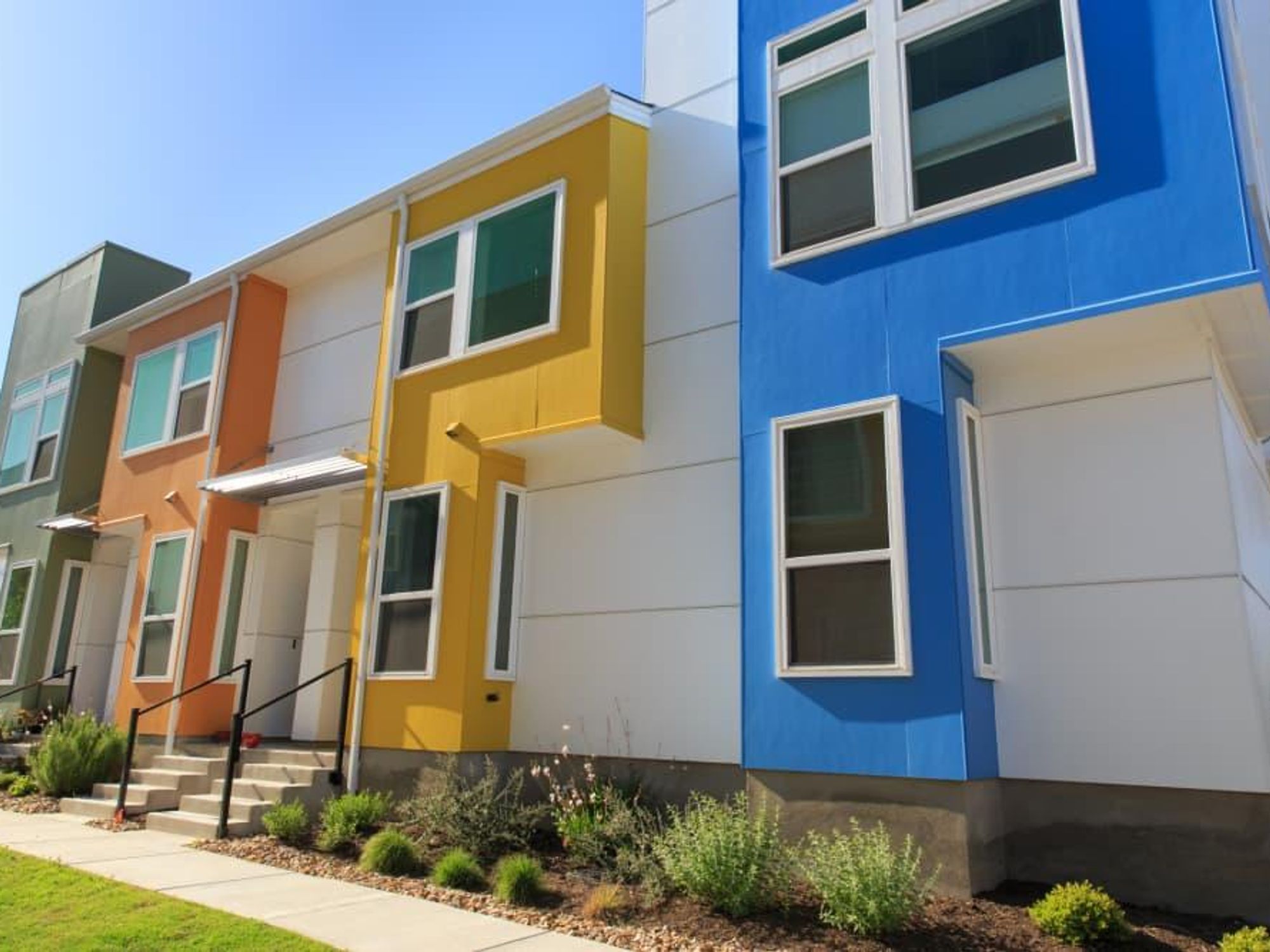 colorful homes in new Austin neigbhorhood
