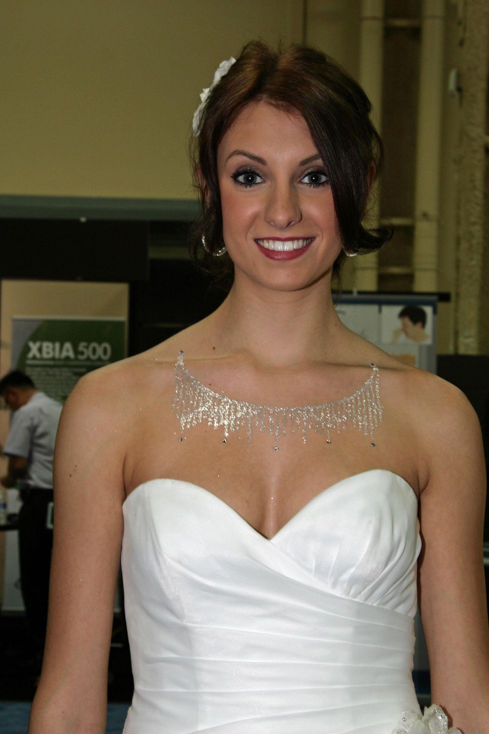 Tattoo your lips with temporary appliqués in various designs from