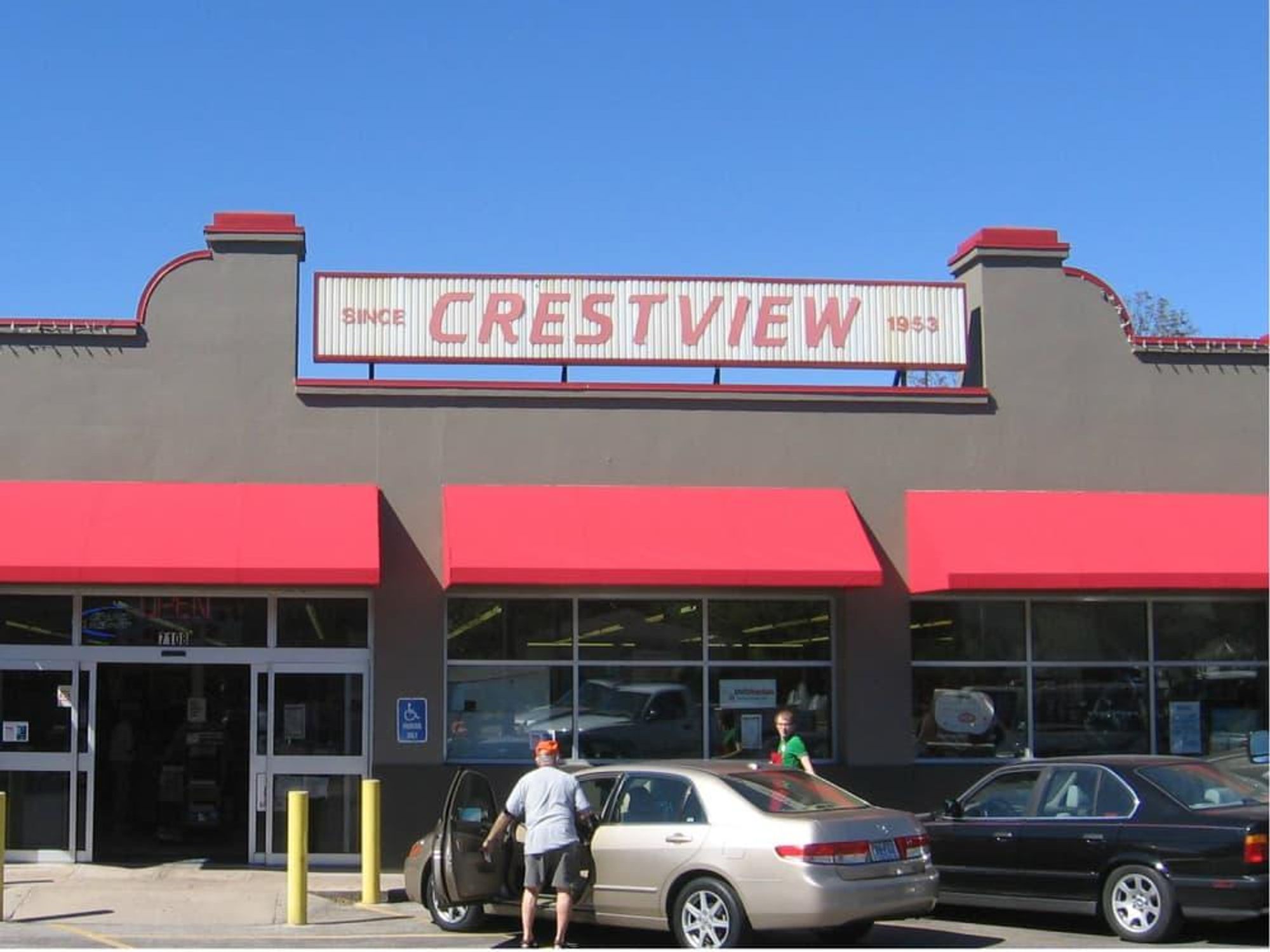 Crestview Minimax IGA grocery store North Austin