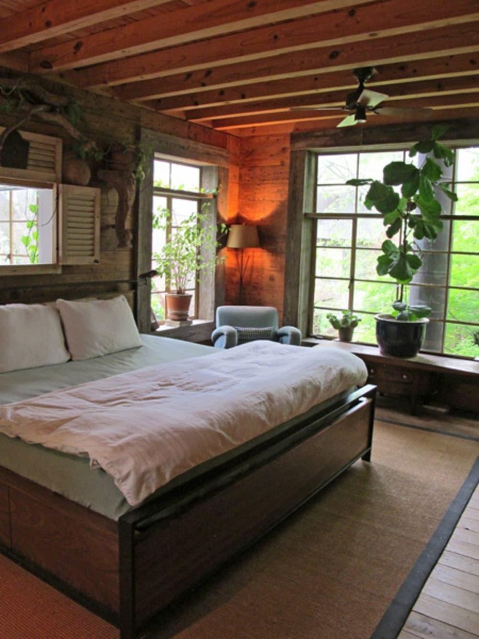 Dallas Airbnb treehouse