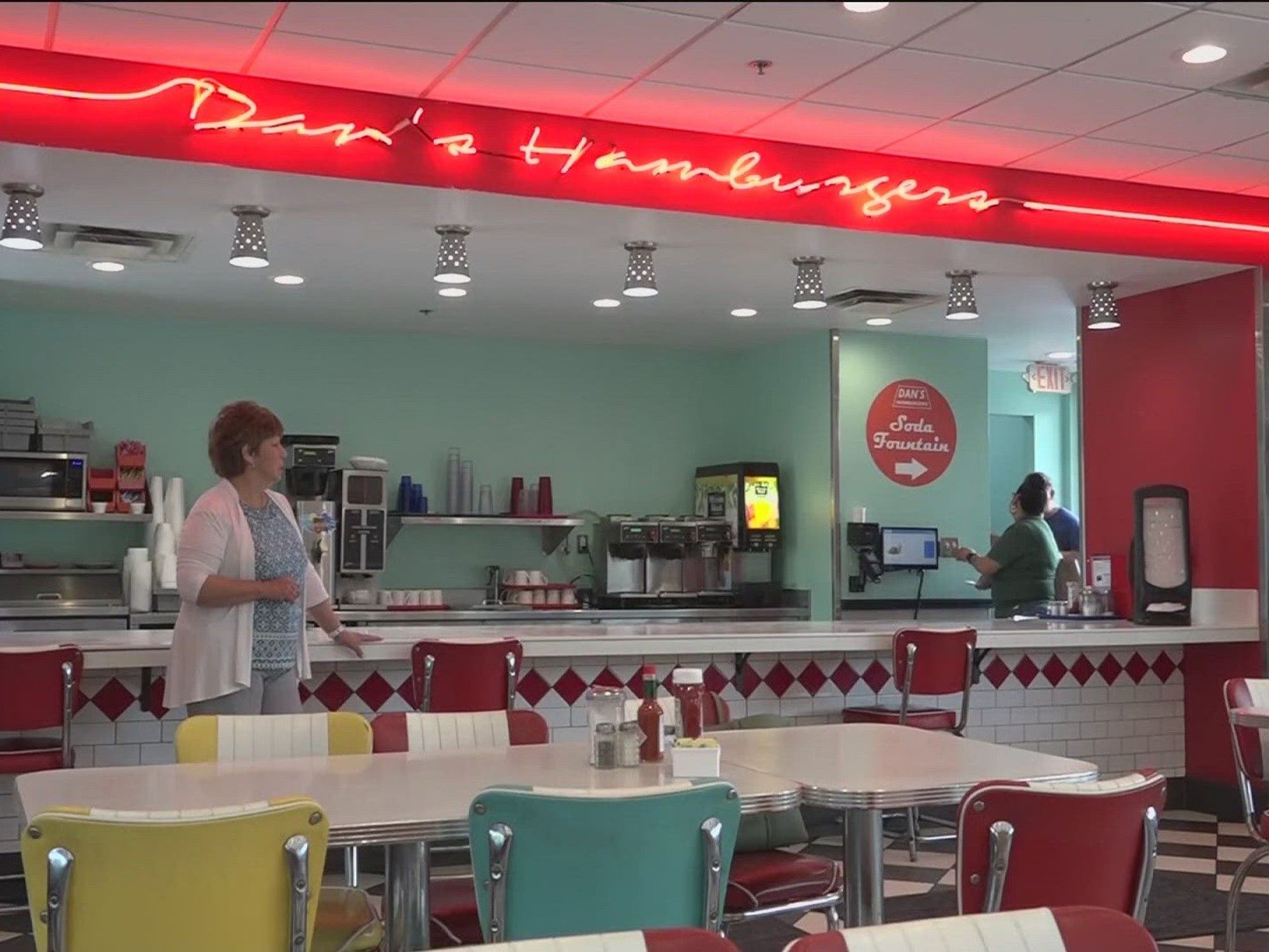 Dan's Hamburgers interior